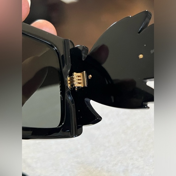 ❌SOLD❌ Gucci GG0535S Black/Grey Butterfly/Square Ladies Sunglasses 001 56x16x135 - Picture 7 of 13